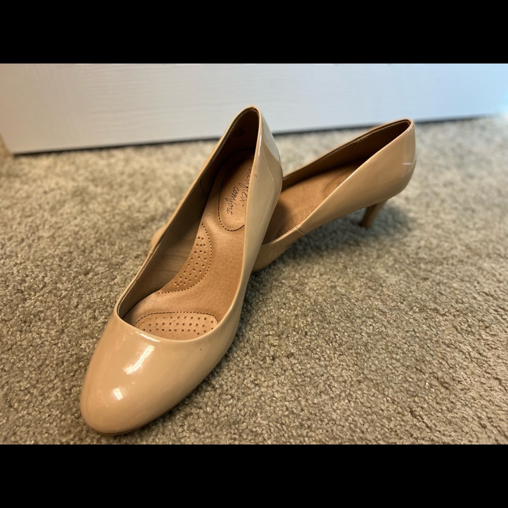 Beige platforms